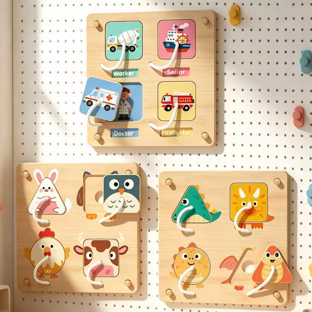 لوحة أنشطة خشبية مونتيسوري مع  - مراجعة Montessori Wooden Busy Board Toddler وسعره